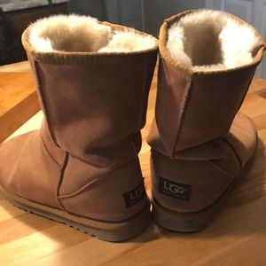 Classic short women’s Ugg boots